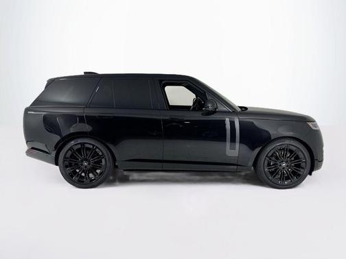 2025 Land Rover Range Rover P530 SE