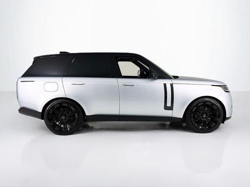 2025 Land Rover Range Rover P530 SE