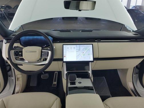 2025 Land Rover Range Rover P530 SE