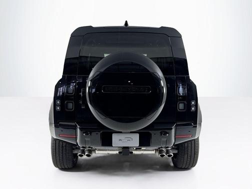 2026 Land Rover Defender P500 X-Dynamic SE