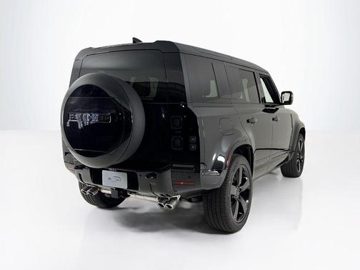 2026 Land Rover Defender P500 X-Dynamic SE