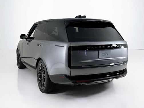 2025 Land Rover Range Rover P530 SE