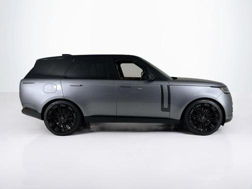 2025 Land Rover Range Rover P530 SE