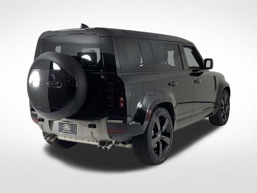 2025 Land Rover Defender P500 X-Dynamic SE
