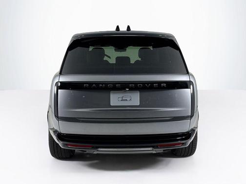2025 Land Rover Range Rover P550e SE