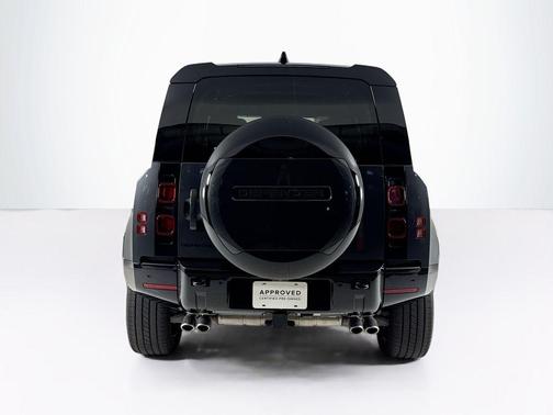 2025 Land Rover Defender P500 X-Dynamic SE
