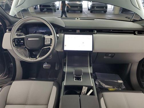 2026 Land Rover Range Rover Velar Dynamic SE
