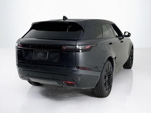 2026 Land Rover Range Rover Velar P250 Dynamic SE