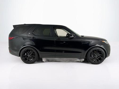 2024 Land Rover Discovery P300 S