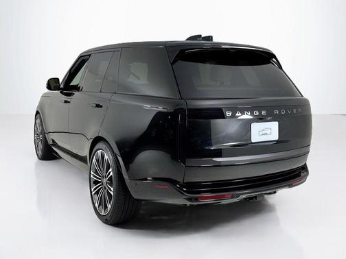 2025 Land Rover Range Rover P530 SE