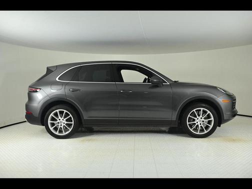 2022 Porsche Cayenne 