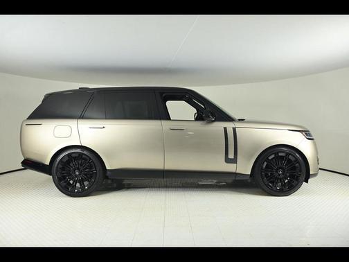 2025 Land Rover Range Rover P530 SE 7 Seat
