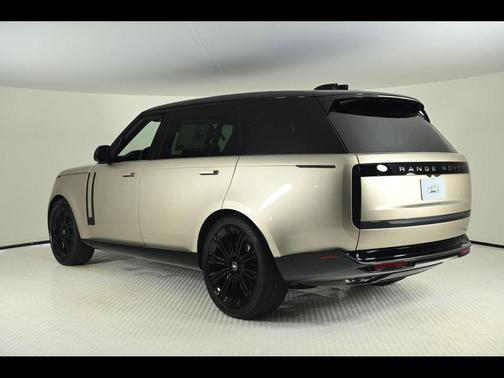 2025 Land Rover Range Rover P530 SE 7 Seat