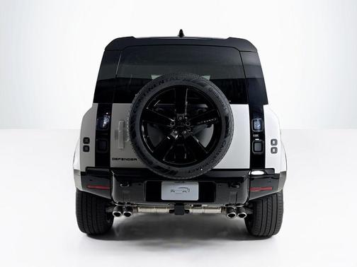Borasco Grey 2026 Land Rover Defender P500 X-Dynamic SE