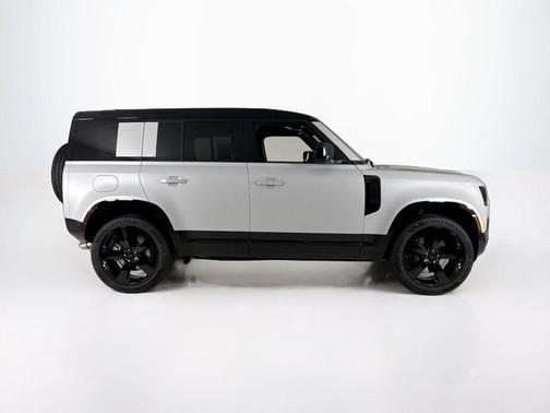 Borasco Grey 2026 Land Rover Defender P500 X-Dynamic SE