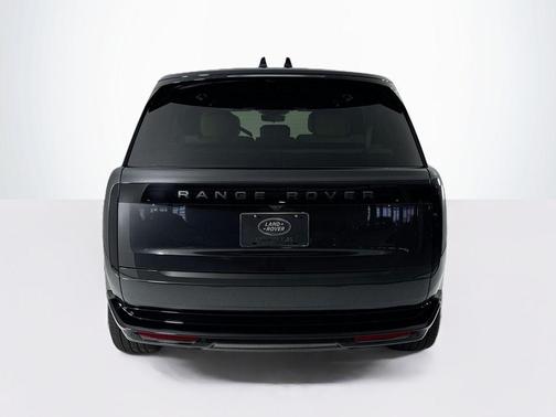 2025 Land Rover Range Rover P530 SE 7 Seat