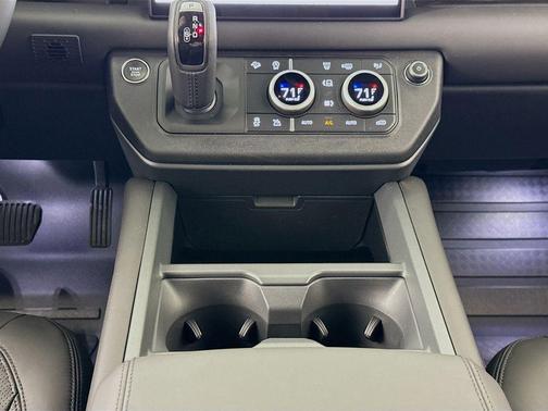 2025 Land Rover Defender P300