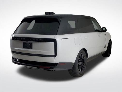 2025 Land Rover Range Rover P530 SE 7 Seat