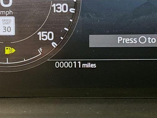2025 Land Rover Defender P400 X-Dynamic SE