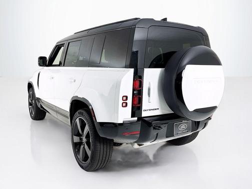 2025 Land Rover Defender P400 X-Dynamic SE