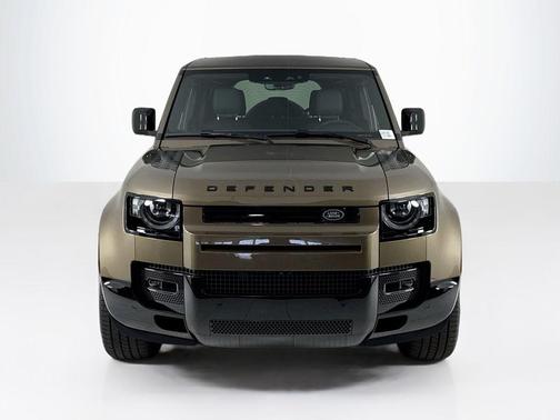 2025 Land Rover Defender P500 X-Dynamic SE