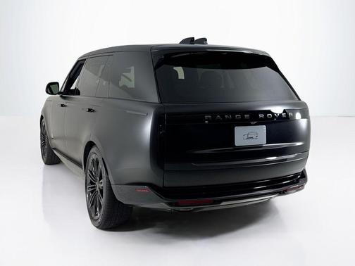 2026 Land Rover Range Rover SE