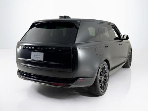 2026 Land Rover Range Rover SE