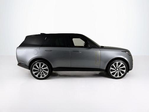 2025 Land Rover Range Rover P530 SE