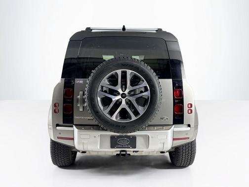 2022 Land Rover Defender 110 XS Edition