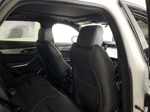 2025 Jaguar F-PACE P400 R-Dynamic S