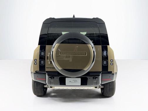 2026 Land Rover Defender 110 X-Dynamic SE