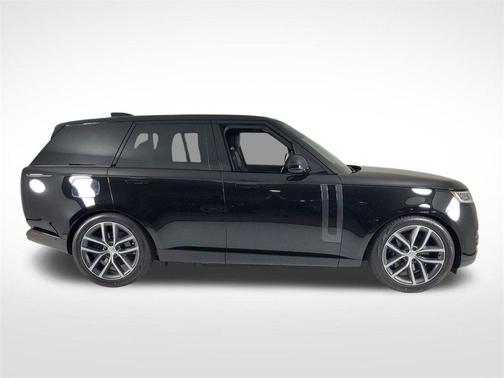 2025 Land Rover Range Rover P550e SE