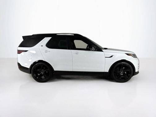 2026 Land Rover Discovery Tempest Edition