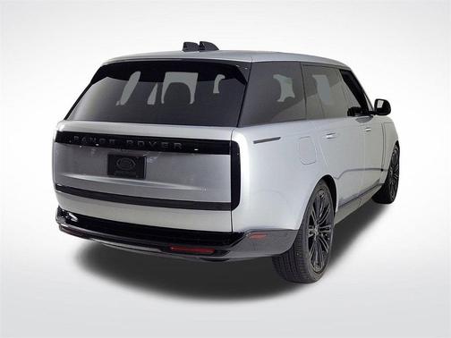 2025 Land Rover Range Rover P400 SE 7 Seat
