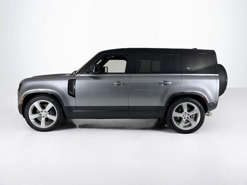 2024 Land Rover Defender P500 SE