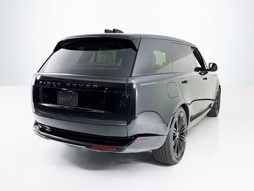 2025 Land Rover Range Rover P530 SE 7 Seat