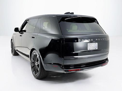 2025 Land Rover Range Rover P530 SE 7 Seat