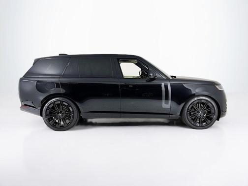 2025 Land Rover Range Rover P530 SE 7 Seat