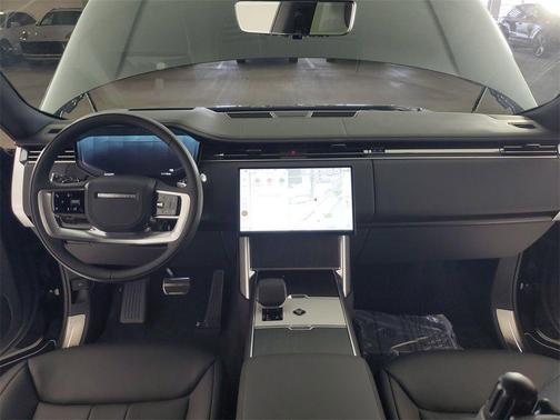 2025 Land Rover Range Rover P530 SE 7 Seat