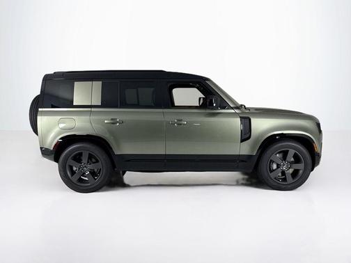 2025 Land Rover Defender P400 X-Dynamic SE