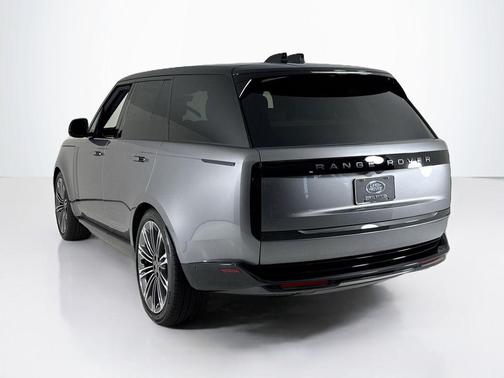 2025 Land Rover Range Rover P400 SE