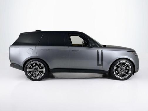 2025 Land Rover Range Rover P400 SE