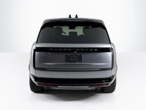 2025 Land Rover Range Rover P400 SE