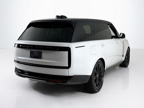 2025 Land Rover Range Rover P530 SE 7 Seat
