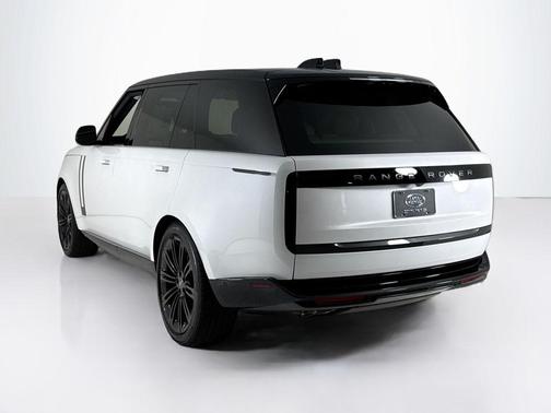 2025 Land Rover Range Rover P530 SE 7 Seat