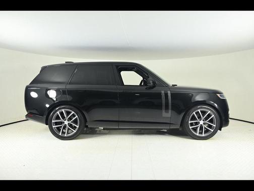 2025 Land Rover Range Rover P550e SE