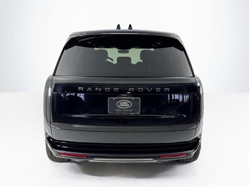 2025 Land Rover Range Rover P530 SE 7 Seat