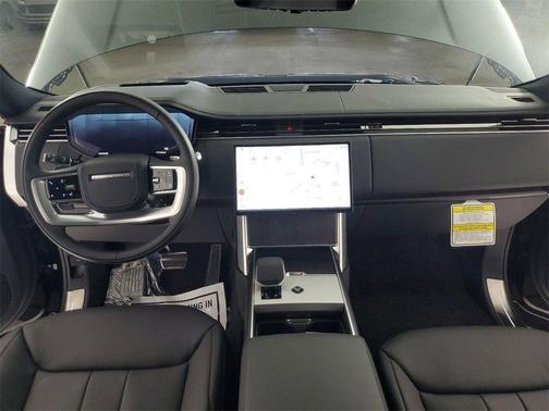 2025 Land Rover Range Rover P530 SE 7 Seat