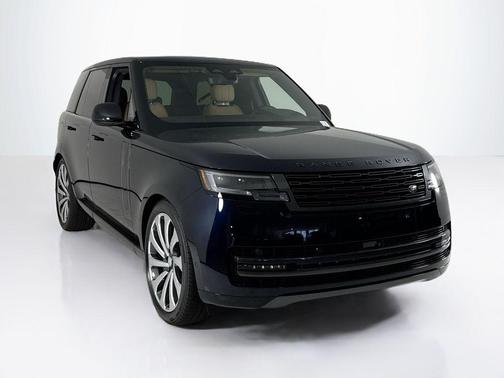 2025 Land Rover Range Rover P530 SE