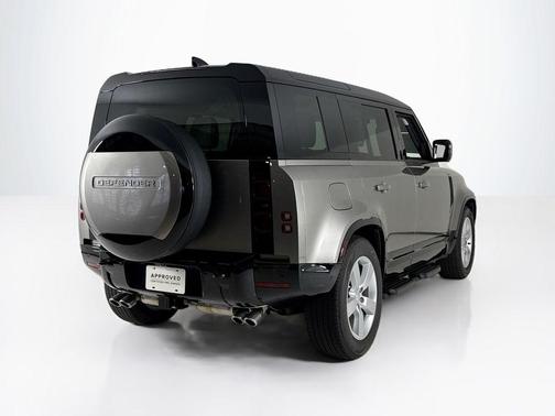 Silicon Silver 2025 Land Rover Defender P500 X-Dynamic SE